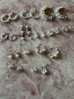 EUC Bundle 14 Pair Of Woman’s Earrings Faux Pearl Various Style Vintage To Now